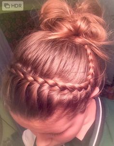 volleyball hairstyles cute hair easy running kapsels athletic so workout kiezen bord soccer sports Short Hair 40, Cheer Hair, Ball Hairstyles, Braided Hairstyle, Sports Hairstyles, Athletic Hairstyles