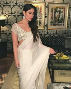 Kareena Kapoor Saree, Manish Malhotra Saree, Off White Saree, Wedding Edit, Attractive Dresses, Fancy Sarees Party Wear, Wedding Information, Bollywood Outfits, Blouse Designs Indian