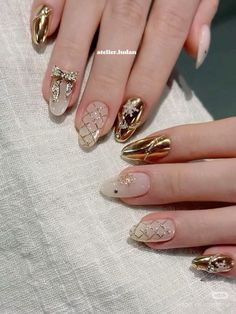 Douyin Nails Gold, Nail Noel, Japan Nail, Hand Nails, Pretty Gel Nails, Nails Desing, Nail Shop, Nail Manicure