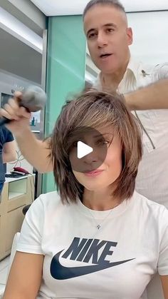 Pompon Tulle, Hair Curling Techniques, Fine Hair Tips, Rocker Hair, Blow Hair, Funky Short Hair, Silver Blonde Hair, Shaggy Short Hair, Layered Haircuts For Medium Hair