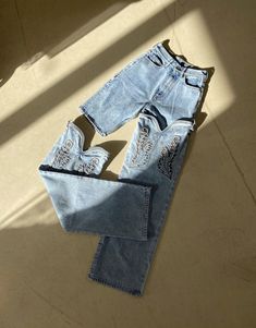 Voo Store, Cowboy Vibes, Cowboy Denim, Cowgirl Boots Outfit, Cowboy Pants, Tie Dye Fashion, Custom Denim, All Jeans