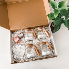 This is the perfect gift to treat yo self or send to someone you love who's living the all natural, toxin free lifestyle! 🌱 it's the cutest DIY pampering set! These SIMPLE DIY's in this set are made with most household items found in the pantry like coffee, oatmeal, sugar, honey, epsom salt! So it can be gifted to anyone. This set includes: +7oz glass jar with cork lid, wooden spoon, Bath salt vinyl label and recipe card +7oz glass jar with cork lid, wooden spoon, Sugar scrub vinyl label and re Oatmeal Bath, Coffee Facial, Coconut Bath, Sugar Scrub Diy, Coffee Scrub, Diy Kits Gift, Gift Kit, Bath Soak, Jar Diy