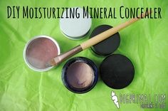 DIY Moisturizing Mineral Concealer Diy Organic Makeup, Natural Beauty Recipes, Natural Beauty Diy, Diy Body Care, All Natural Skin Care, Diy Spa