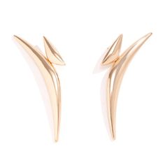 These Edgy Curved Statement Earrings Are Perfect For Adding A Bold And Unique Touch To Any Outfit. Featuring An Edgy Geometric Design With A Curved Silhouette, These Earrings Are Sure To Make A Stylish Statement! Jewellery Korean, Gold Ear Crawlers, Big Stud Earrings, Geometry Triangles, Earrings Cool, Ear Accessories, Ear Crawler Earrings, Ear Climbers Earrings, Crawlers Earrings