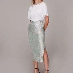 Brand New With Tags! I Bought This Gorgeous Skirt But It's Unfortunately Too Small For Me And Returning It To The Uk Is A Total Nightmare, So I Thought I Would Put It Here!! I'm Listing It As A 2, But It's A Small 2. Pencil Skirt Outfits Casual, Minimal Top, Sequin Midi Skirt, Cute Engagement Photos, Pencil Skirt Outfits, Column Skirt, Pencil Skirt White, Engagement Photo Outfits, Photo Outfit