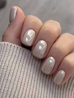 Fancy Nails For Wedding, Fall Nails Manicures Autumn, Fall 2024 Manicure Colors, Fall Wedding Nails For Bridesmaid, Extra Short Fall Nails, Super Short Fall Nails, Nail Trends Fall 2024, Fall Bride Nails, Neutral Gel Nail Designs