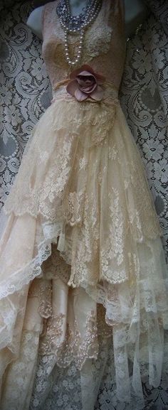 Cream Wedding Dresses, Vintage Opulence, Estilo Hippie, Sleeveless Dresses, Beauty Dress, Dress Cocktail, Vintage Bride, Wedding Dresses Vintage