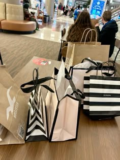 Mall Pictures Aesthetic, Aesthetic Shopping Pictures, Shopping At Mall Aesthetic, Shopping At Mall, Lots Of Shopping Bags Aesthetic, Mall Shopping Bags Aesthetic Luxury, Shopping At The Mall, Mindful Shopping, Shopping Pictures