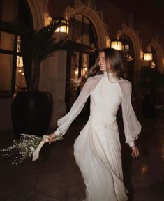 The Own Studio Bridal, European Style Wedding Dress, Wedding Look Bride, Wedding Dress Different, Boho Vintage Wedding Dress, Simple Bride Dress, Cool Wedding Dresses, April Weddings, 2025 Bride