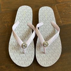 Michael Kors Womens Flips Flops Sz 10 Lilac Purple Mk Logo Mk Slippers, Flip Flops Michael Kors, Michael Kors Slides, Michael Kors Sandals, Mk Logo, Winter Slippers, Michael Kors Shoes, Slipper Sandals, Flip Flop Slippers