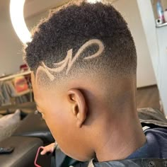 Haircuts For Black Boys, Wavy Hair Types, Stylish Bangs, Curly Men, Cut Curly Hair, Black Boys Haircuts, Toddler Haircuts, Bald Look