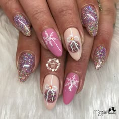 Almond Nails Xmas, Pink Christmas Almond Nails, Glitter Ombre Christmas Nails, Festive Gel Nails, Pastel Winter Nails, Lilac Christmas Nails, Almond Acrylic Nails Christmas, Christmas Purple Nails, Bright Christmas Nails