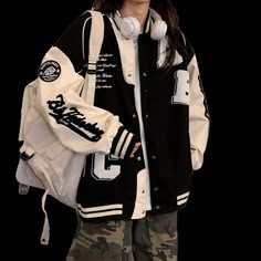 College Uniform Bomber Jacket Baggy Korean Fashion, Mode Hip Hop, Vintage Varsity Jacket, College Uniform, Varsity Jacket Women, Baseball Jackets, Fashion College, Chic Coat, Varsity Jackets