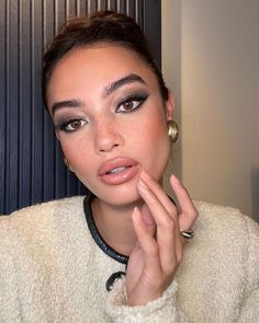 Kelsey Merritt Style, Kelsey Merritt Makeup, Kelsey Merritt Outfits, Professional Makeup Looks, Parisian Makeup, Kelsey Merritt, Eye Makeup Styles, Home Comfort