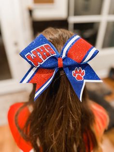 "1 Large 7\"x7\" glitter cheer bow made with 3\" grosgrain ribbon All bows can be customized to your team colors and logo!" Cheer Bow Tutorial, Cheer Bows Diy, Cute Cheer Bows, Competition Cheer, Competition Bows, Cheerleading Bow, Custom Cheer Bows, Cheer Hair Bows, Glitter Cheer Bow