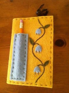 Felt Book Cover Ideas, Felt Notebook Cover, Embroidery Book Cover, Felt Book Cover, Notebook Embroidery, Embroidery Felt, Cover Pic