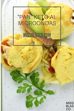 an image of food on a plate with the words pan ketoal microondaas