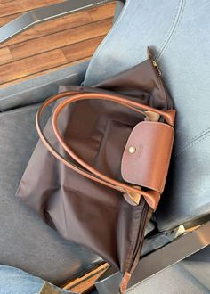 Bags For School Handbags, Longchamp Bag Large, Brown Longchamp, Longchamp Outfit, Brown Handbags, Dream Bag, My Style Bags, Longchamp Bag, School Tote