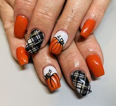 Scarecrow Nail Art, Fall Pumpkin Nail Designs, Nails Acrylic Pumpkin, Holloween Nails 2022, Nails Fall Pumpkin, Pumpkin Nails Short, Scarecrow Nails Designs, Pumpkin Nail Art Fall, Pumpkin Nails Acrylic