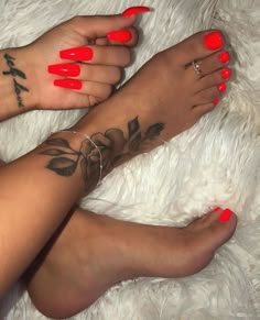 pinterest: @TRUUBEAUTYS💧 Acrylic Toes, Toe Nail Color, Pretty Toe Nails, Summer Toe Nails, Cute Toes, Summer Acrylic Nails, Pedicure Nail Art