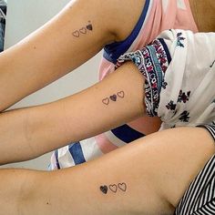 Sister Heart Tattoos, Three Sister Tattoos, 3 Sister Tattoos, Unique Sister Tattoos, Small Sister Tattoos, Sisters Tattoo, Matching Sister Tattoos, Tattoo Trend, Sibling Tattoos