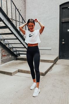 Lauren Kay Sims, Modele Fitness, Working Out Outfits, Cute Workout Outfits, Workout Attire, Activewear Fashion, Gym Style, Nordstrom Anniversary Sale, Athleisure Outfits