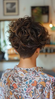 51 Short Hairstyles For Fine Hair That Add Body And Volume Fine Flat Hair Round Face, Short Hairstyles For Fine Flat Hair, Girl Hair Styles, Hair Styles Long Hair, Short Hairstyles For Fine Hair, Wavy Pixie Cut, Kort Bob, Fine Flat Hair, Short Curly Hairstyles For Women