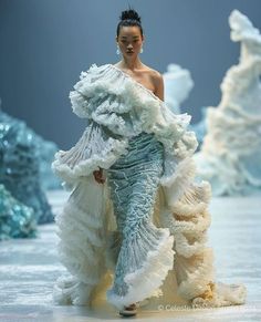 Runway Fashion Couture, Couture Mode, Textiles Fashion, Mode Inspo, Glam Dresses, Fashion Sketches, Fancy Dresses