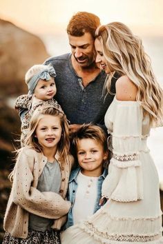 Outdoor Boho Family Photoshoot, Joyfolie Family Photo, Boho Fall Family Photos Outfits, Outdoor Spring Family Pictures, Family Of Four Poses With Older Kids, Ranch Family Photoshoot, Family Picture Poses For 5, Boho Family Pictures Outfits, Outdoor Family Photo Outfits Summer