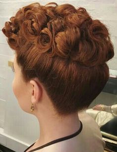 Channeling Lucy Vintage Hairstyle, 40s Hairstyles, Vintage Hairstyles Tutorial, 1950s Hairstyles, Pin Up Vintage