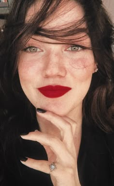 Parisian Makeup, Smink Inspiration, Makeup Looks Tutorial, Makeup Makeover, Lipstick Makeup, Makeup Eyeliner, Pretty Makeup, Aesthetic Makeup, Beautiful Makeup