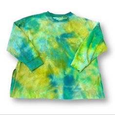 Ladies Tie Dyed Sweatshirt * Comfortale Crewneck Tunic Style With Side Slits Prevents Bunching At Waist And Provides A Flatering Fit * Hand Tie Dyed In Shades Of Green That Come Together To Look Like Sunshine Flowing Through The Summer Foliage Of Trees And Leaves * Great For The Gardener, Hiker, Or Nature Lover In Your Life * Super Sofe Hand And Drape * Professional-Grade Dyes Won't Fade With Washing * Brand New; Tags Only Removed For Dyeing Approx Measurements Bust 24 Length 27 Nature Summer Sp Bleach Hoodie, Cat Mom Sweatshirt, Hippie Hoodie, Flannel Hoodie, Dyed Sweatshirt, Red Crewneck, The Gardener, Coffee Sweatshirt, Hand Tie