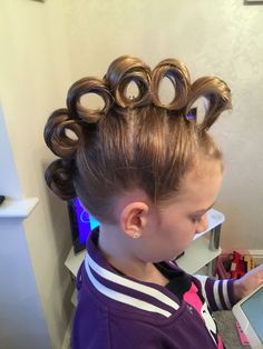 Crazy Hair Ideas, Easy Crazy Hairstyles, Short Hair For Kids, Hairstyles Kids, Wacky Hair Days, Crazy Hair Day, Wacky Hair, Crazy Hair Day At School