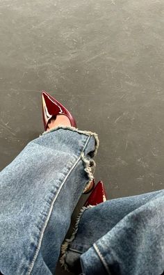 Red Heels Outfit Classy, Red Heels Outfit, Pointy Heels, Heels Outfits, Dark Feminine Aesthetic, Estilo Preppy, Red Heels