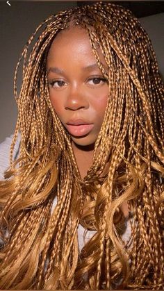 If you're convinced that small knotless braids are your next style, then this article gives you the full break-down to knotless braids. Check out our gallery of 40+ looks to inspire your next hairstyle. #SmallKnotlessBraids #KnotlessBraids #Knotless #ProtectiveStyle #BlackGirlsLit#BlackGirlsRock #BraidLovers #ProtectiveStyle #NaturalHair #NoHeatChallenge #VacayVibes Small Knotless Braids, Sengalese Twists, Red Box Braids, Small Knotless, Black Box Braids, Black King And Queen, Knot Braid, Small Braids, Feed In Braid