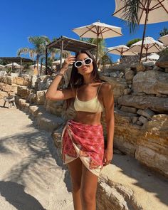 Islander Outfit, Phuket Outfit Ideas, Beach Inspo Outfits, Tropical Summer Outfits, Outfits Praia, Beach Looks Outfits, Outfits Cartagena, Caribbean Outfit, Outfit Praia