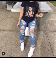 Simple Outfits For School Jeans, Jeans And Jordans Outfit Women, Baddie Outfits Black, Cute Ripped Jeans, Outfit Ideas For School, Ripped Jeans Outfit, Street Clothes, Looks Pinterest