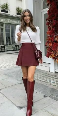 Boston Fits, Boots 2024, Rok Mini, Fall Boots, Skirts With Boots, A Line Mini Skirt, Looks Chic, Autumn Photography, Mode Inspiration