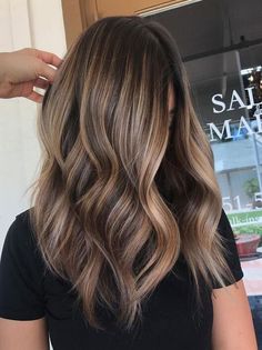 Mama Hair, Medium Layered Hair, Layered Hairstyles, Brown Hair With Blonde Highlights, Brunette Balayage Hair, Haircut Styles, Hair Done, Ombré Hair