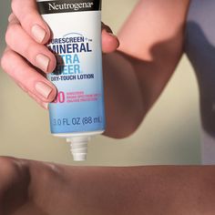 Protect your skin from sun exposure with Neutrogena Mineral UltraSheer Dry-Touch SPF 30 Sunscreen Lotion. Ideal for sensitive skin, this broad-spectrum sunscreen with SPF 30 has a formula with a lightweight, clean feel that helps prevent sunburn when used as directed. The sheer lotion from the #1 dermatologist-recommended sun care brand contains titanium dioxide & zinc oxide for optimal protection from skin-aging UVA rays & skin-burning UVB rays. The non-chalky, dry-touch lotion is formulated wi Babo Botanicals, Skin Burns, Skin Care Benefits, Physical Sunscreen, Chemical Sunscreen, Natural Sunscreen, Body Sunscreen, Protector Solar, Sunscreen Lotion