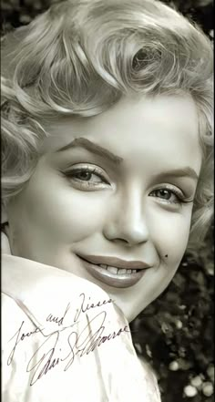 marilyn monroe autographed in black and white