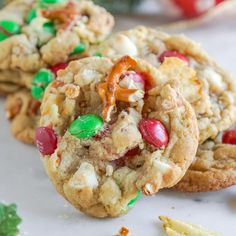 Kitchen Sink Christmas Cookies - My Incredible Recipes Kitchen Sink Christmas Cookies, Tuesday Christmas, Basic Chocolate Chip Cookies, Salty Cookies, Easy Christmas Cookie Recipes, Christmas Recipes Easy, Christmas Baking Recipes, Recipes Cookies, Christmas Cookies Easy