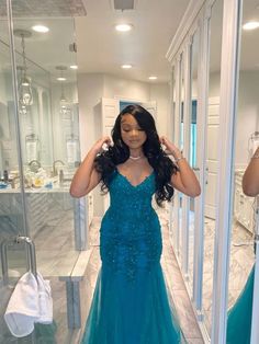 Prom Dress Inspiration Black Woman, Prom Baddie, Prom Black Women, Winter Dance Dress, Prom Dress Winter, Prom Black People, Winter Dance Dresses, Winter Prom Dresses, Prom 2k24