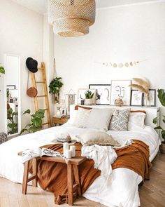 #bohobedroom #bohobedroomdecor #bohobedroomideas #bedroom #bedroomideas #bedroomdecoration #scandinavian #scandinaviandesign #bohemian #bohemiandecor #bohemianbedroom #boheme #bohomagic #bohohomedecor #boho #bohodecor Minimalist Dekor, Interior Boho, Decor Ikea, Dekorasi Kamar Tidur, Bohemian Bedroom Decor, Redecorate Bedroom, Cozy Room Decor, Boho Bedroom Decor, Boho Room