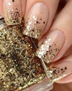 Chunky Glitter Nails, Stars Nails, Holiday Nails Winter, Prom 2022, Glitter French Manicure, Nagellack Trends, Gold Nail Designs, Manicure Colors, Gold Glitter Nails