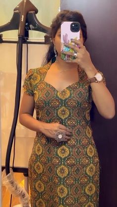 How To Dress Up In Kurti, Short Hand Models For Blouses, Suit Back Design Neck Pattern, Kurthi Pattern Latest, Chudidar Neck Model, Kurti Designs Latest Stitching, Cotton Stitched Kurti Designs, Kurtis Models For Stitching, Organza Chudidhar Designs For Stitching