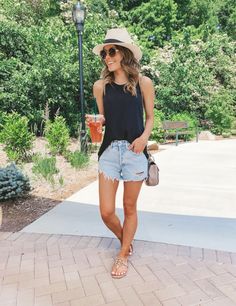 Look Grunge, Look Office, Summer Shorts Outfits, Chique Outfits, Summer Basics, Cool Summer Outfits, Womens Fashion Casual Summer, Mode Casual, Cute Summer Outfits