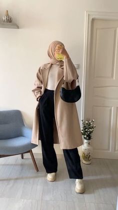 Spring Fashion Outfits Casual, Hijab Stile, Modest Winter Outfits, Winter Mode Outfits, Estilo Hijab, Stile Hijab, Modern Hijab Fashion, Muslim Fashion Hijab Outfits, Muslim Outfits Casual