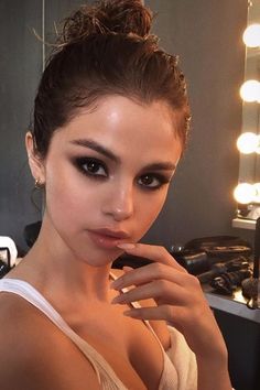 Selena Gomez Makeup, Dark Makeup Looks, Dark Eye Makeup, Dark Makeup, Kesha, Grunge Makeup, Smokey Eye Makeup, Makeup Eyeliner