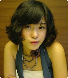 Short Asian Hairstyle.  Curls Curly Hairstyles Short, Asian Hairstyle, Hair Reference, Jolie Photo, Hair Inspo Color, Face Hair, Dream Hair, Curly Hairstyles